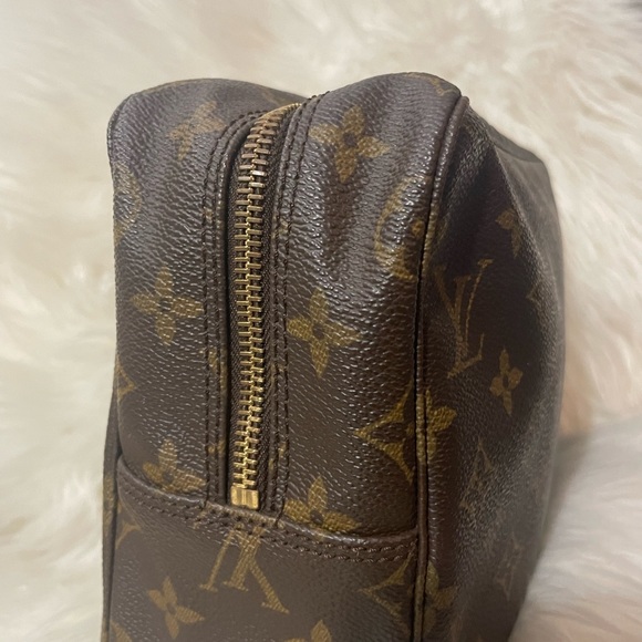 Sold on ig Authentic vintage Louis Vuitton Trouse 28 (makesup pouch) - Picture 13 of 16